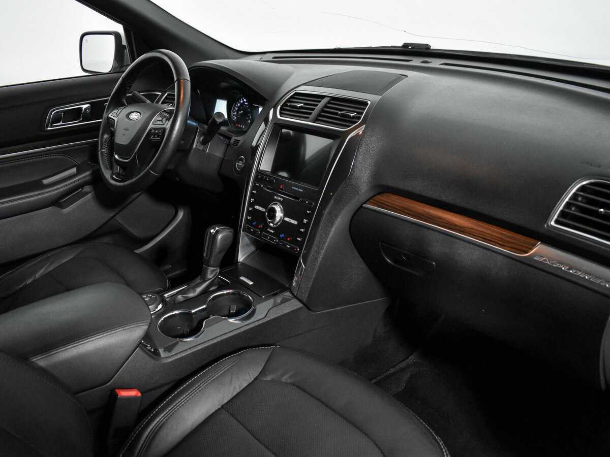 Ford Explorer б/у, 2018, Автоматическая. Фото: #17