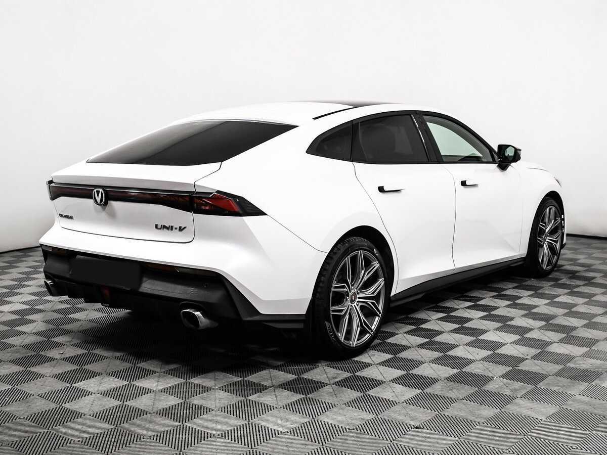 Changan UNI-V б/у, 2023, Роботизированная. Фото: #4