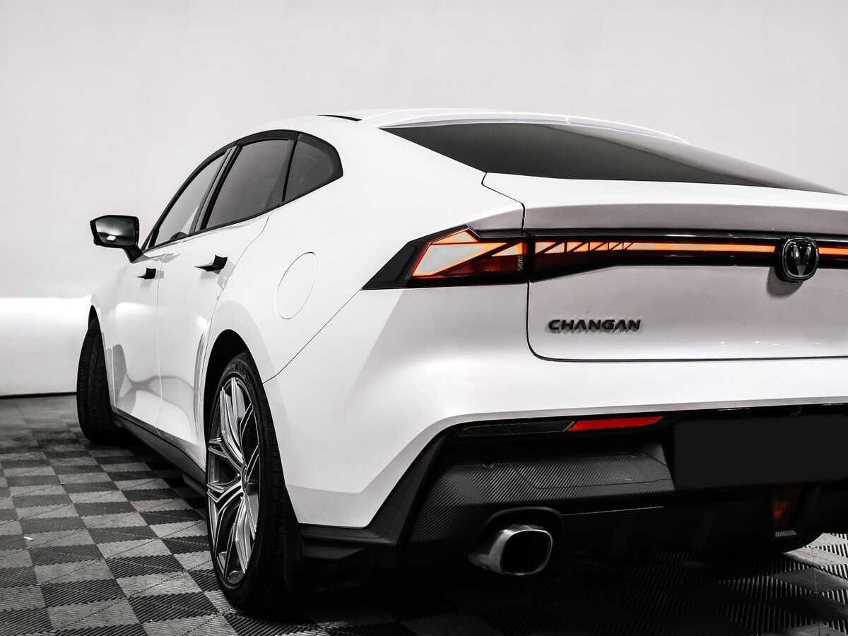 Changan UNI-V б/у, 2023, Роботизированная. Фото: #18