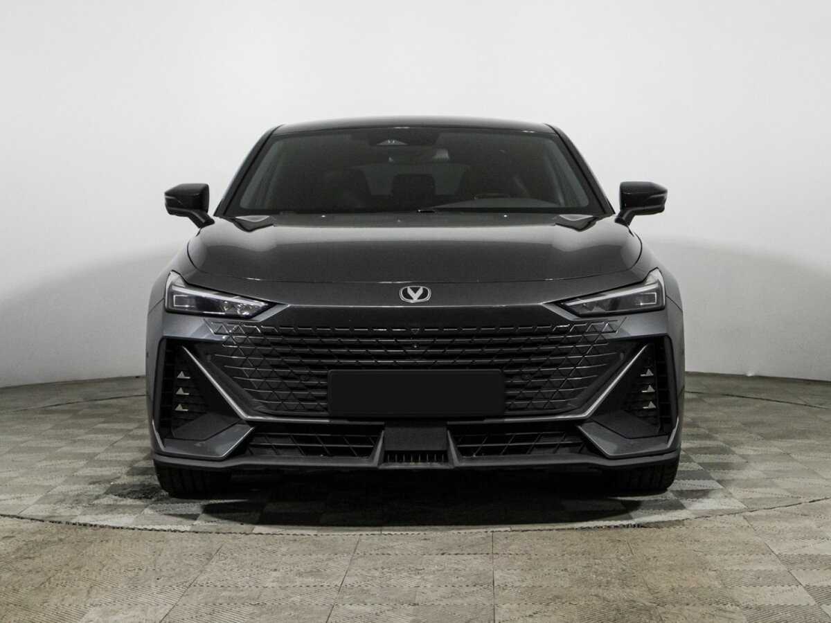 Changan UNI-V б/у, 2023, Роботизированная. Фото: #1