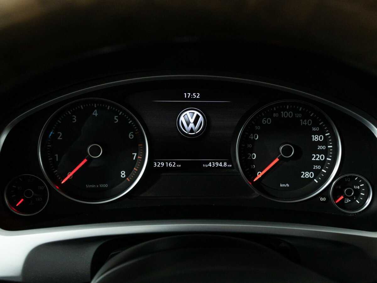 Volkswagen Touareg б/у, 2012, Автоматическая. Фото: #9