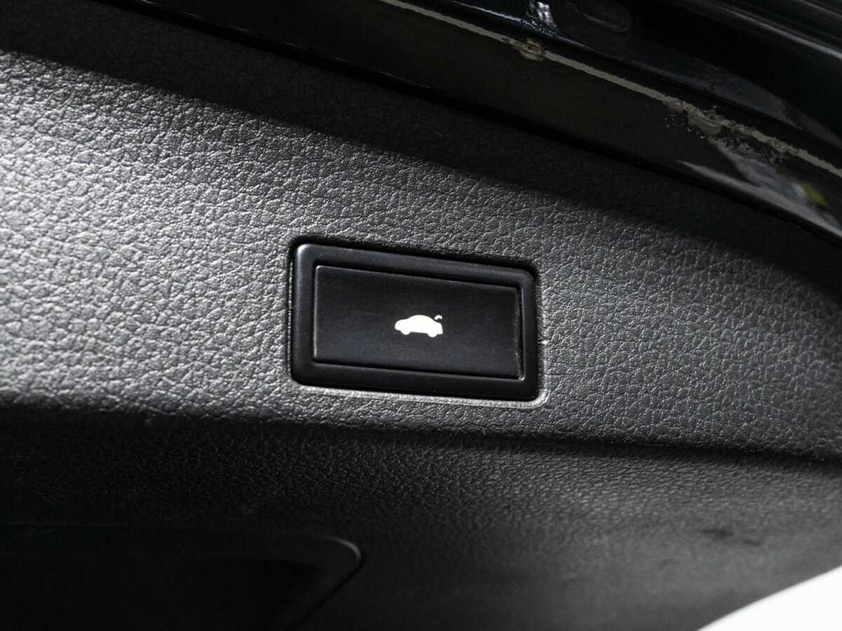 Volkswagen Touareg б/у, 2012, Автоматическая. Фото: #19