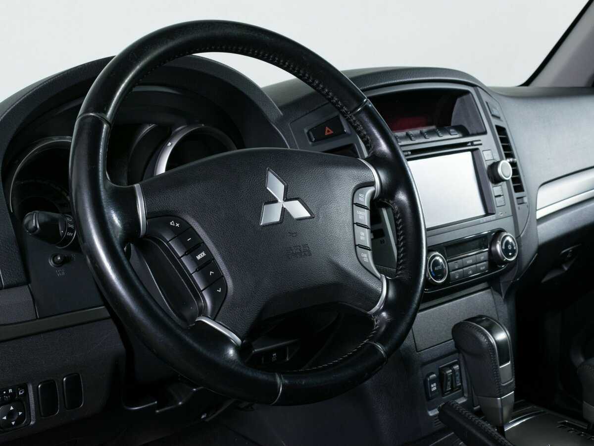 Mitsubishi Pajero б/у, 2012, Автоматическая. Фото: #11