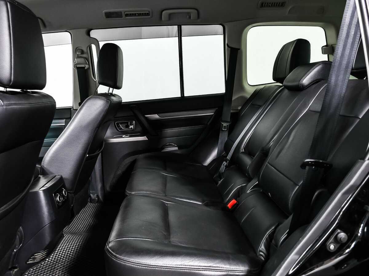 Mitsubishi Pajero б/у, 2015, Автоматическая. Фото: #12