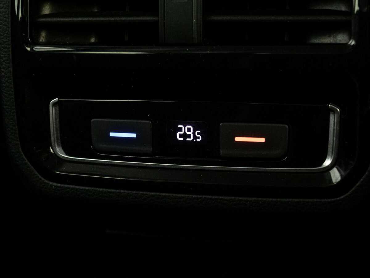 Volkswagen Passat б/у, 2020, Роботизированная. Фото: #19