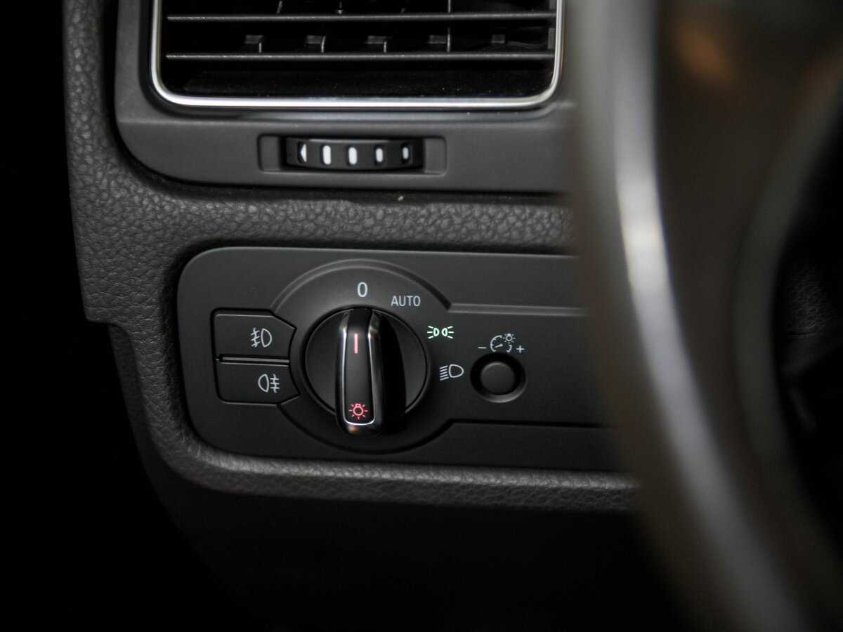 Volkswagen Touareg б/у, 2013, Автоматическая. Фото: #13