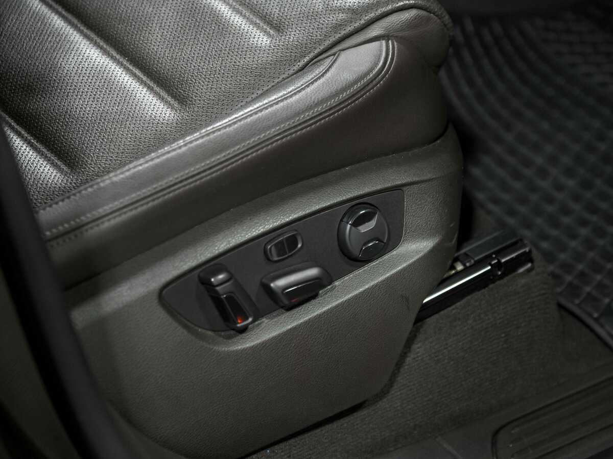 Volkswagen Touareg б/у, 2013, Автоматическая. Фото: #17