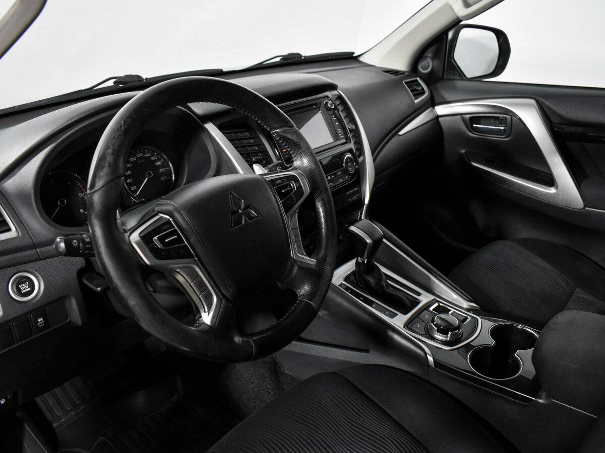 Mitsubishi Pajero Sport б/у, 2018, Автоматическая. Фото: #7