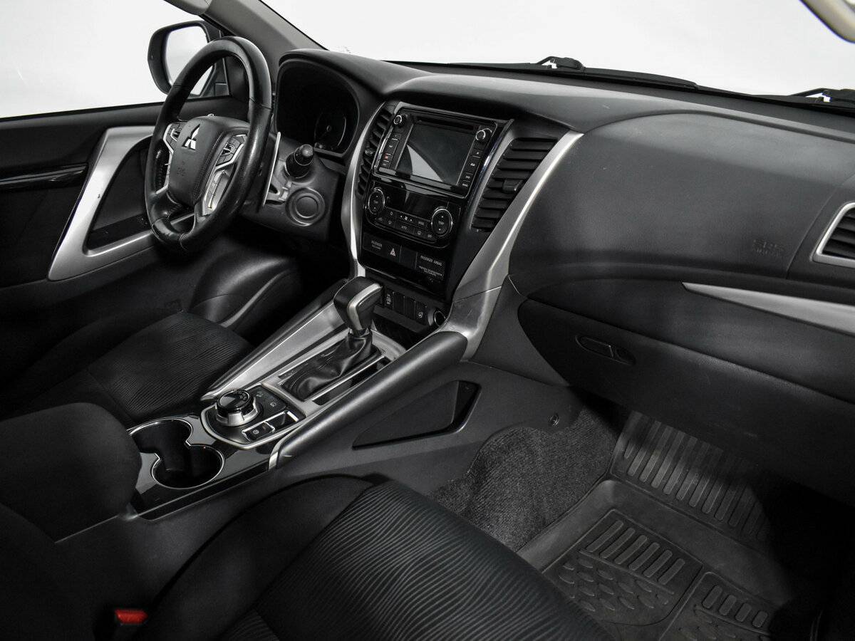 Mitsubishi Pajero Sport б/у, 2018, Автоматическая. Фото: #15