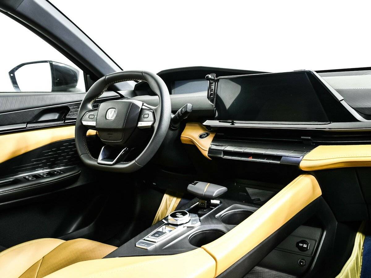 Changan UNI-V б/у, 2022, Роботизированная. Фото: #8