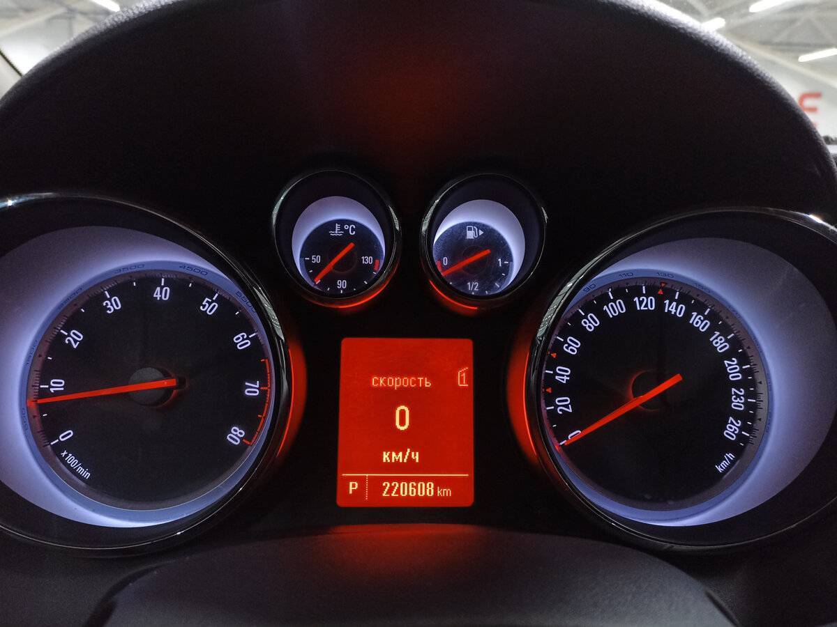 Opel Astra б/у, 2012, Автоматическая. Фото: #12