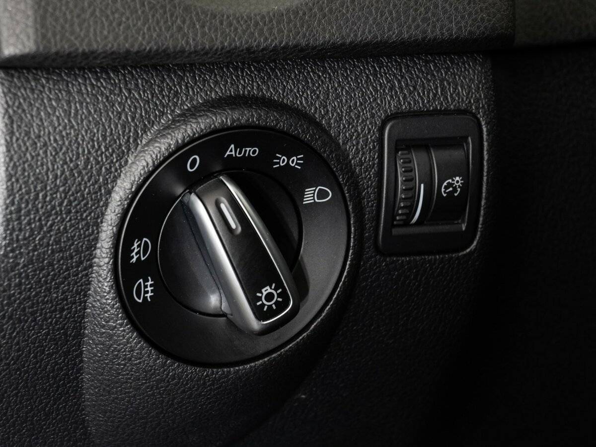 Фольксваген Тигуан б/у, 2015, Роботизированная. Фото: #11