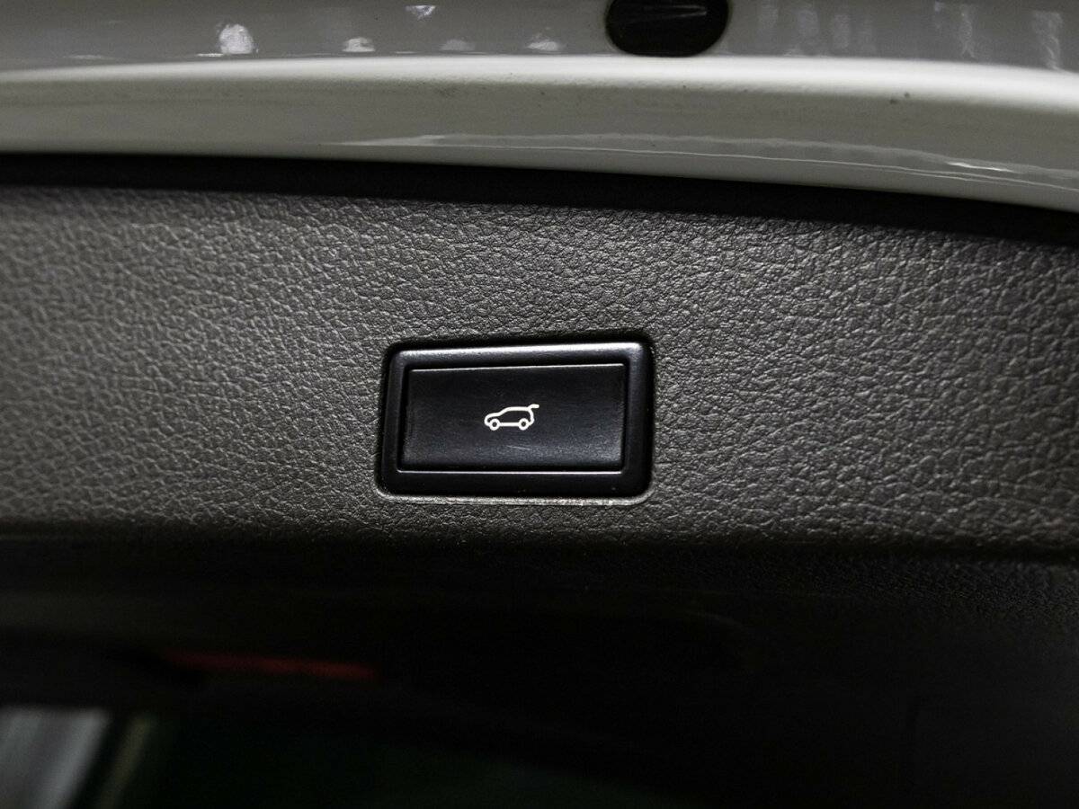 Volkswagen Touareg б/у, 2013, Автоматическая. Фото: #15