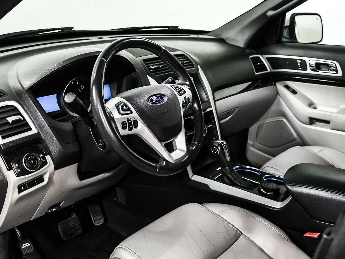 Ford Explorer б/у, 2012, Автоматическая. Фото: #11
