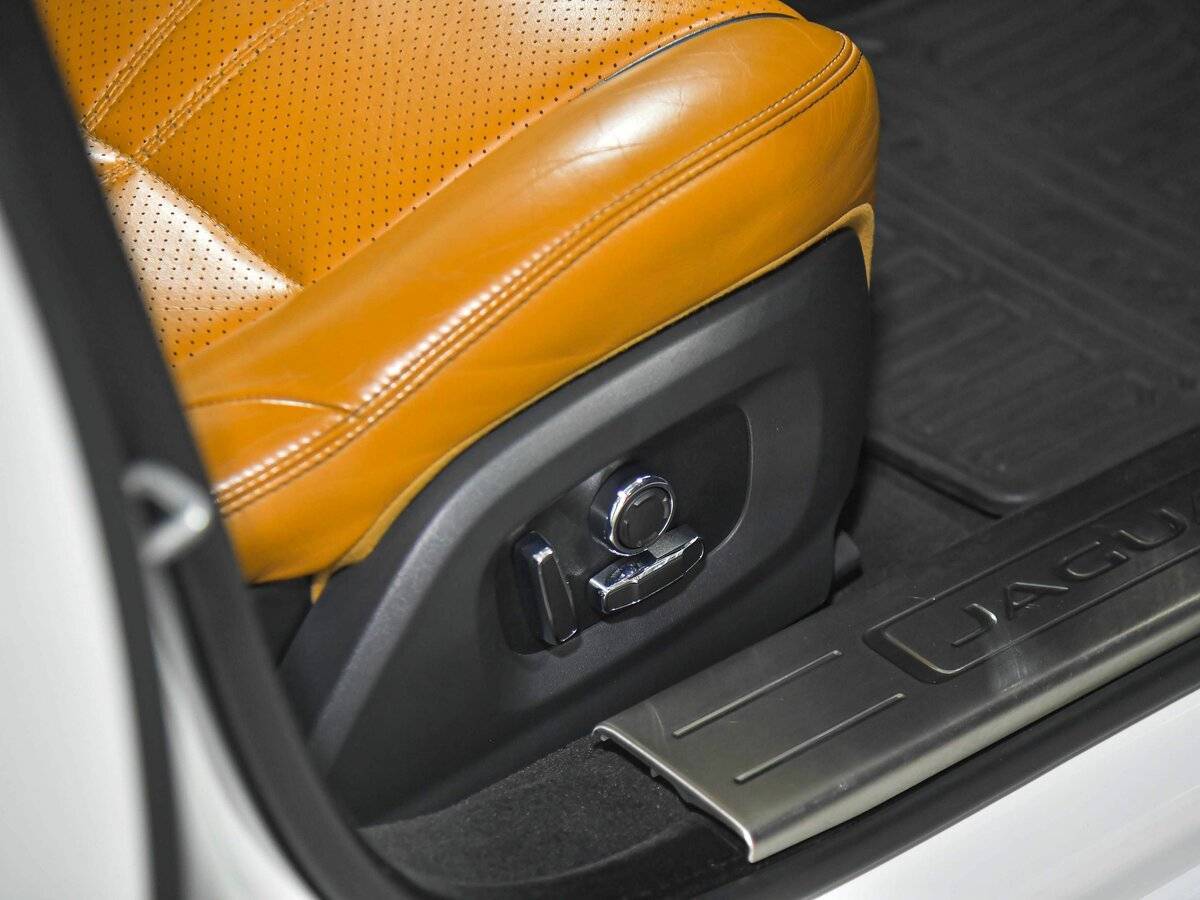 Jaguar XJ б/у, 2016, Автоматическая. Фото: #20