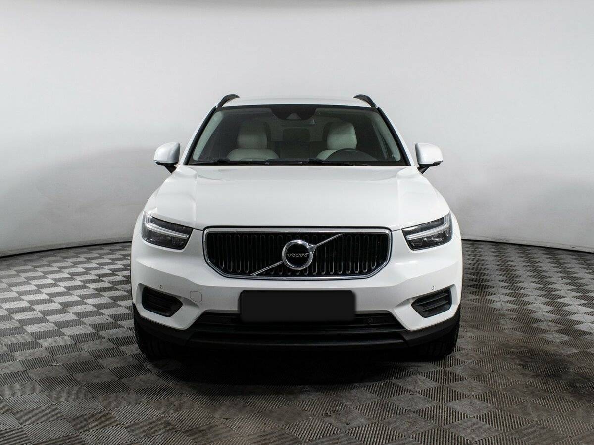 Volvo XC40 б/у, 2020, Автоматическая. Фото: #1