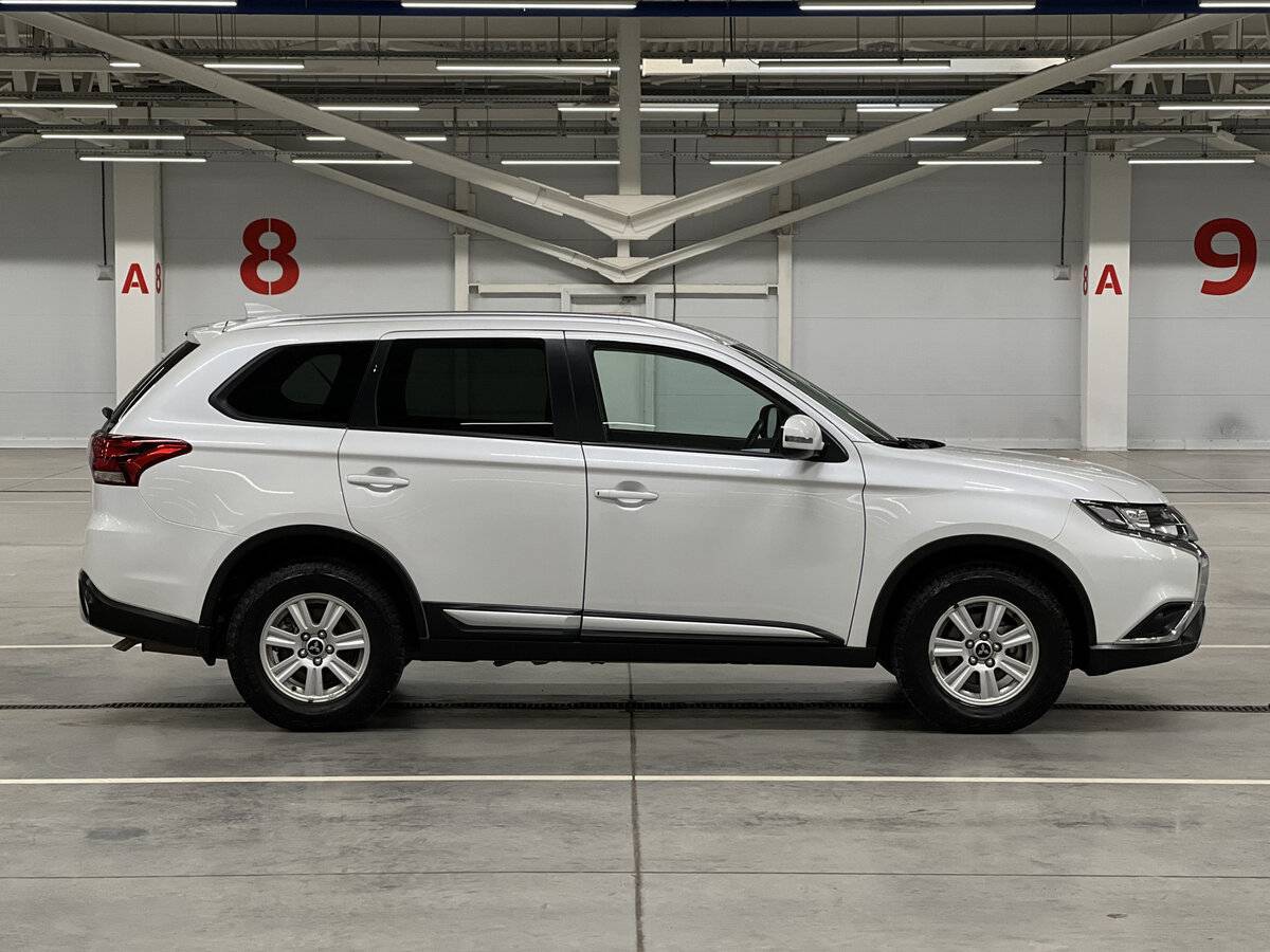 Mitsubishi Outlander б/у, 2021, Вариатор. Фото: #3