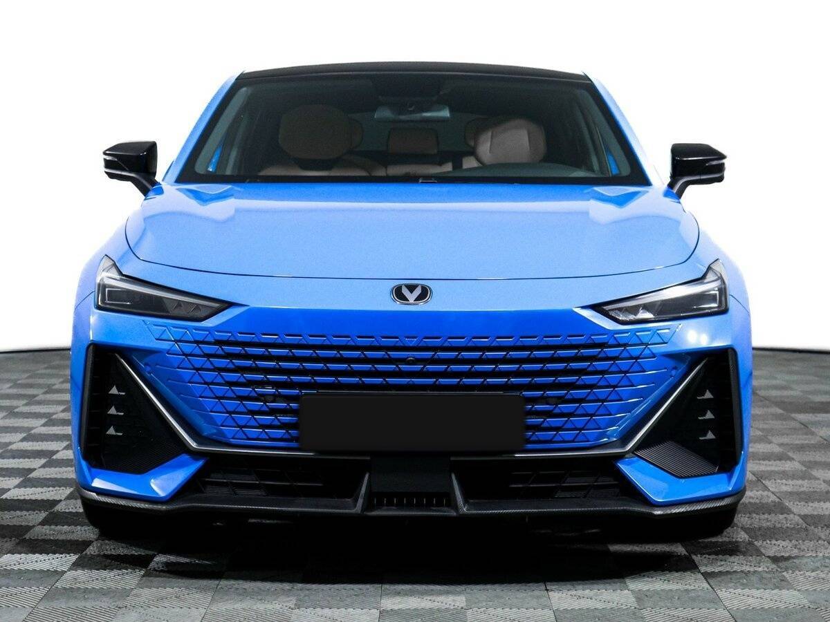 Changan UNI-V б/у, 2022, Роботизированная. Фото: #1