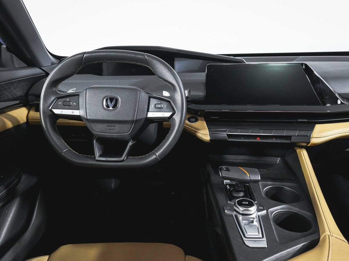 Changan UNI-V б/у, 2022, Роботизированная. Фото: #8