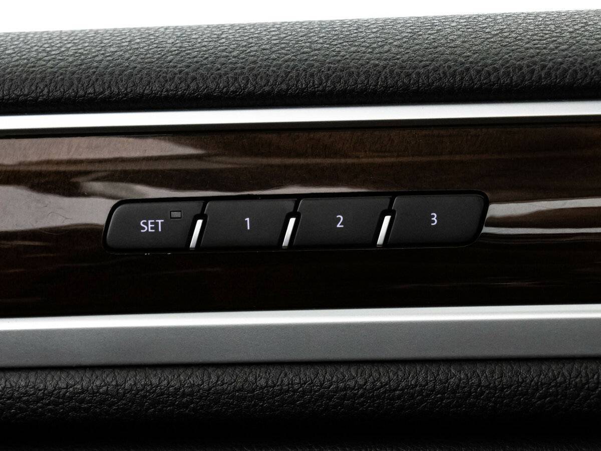 Volkswagen Touareg б/у, 2015, Автоматическая. Фото: #16