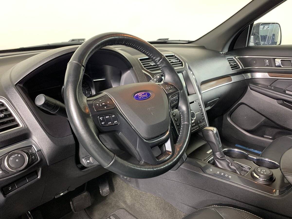 Ford Explorer б/у, 2017, Автоматическая. Фото: #10