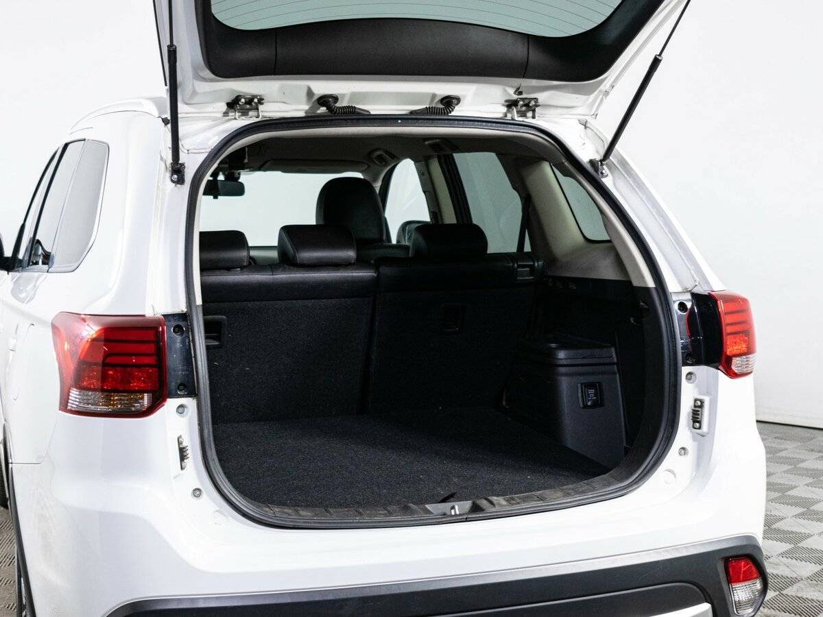 Mitsubishi Outlander б/у, 2018, Вариатор. Фото: #8