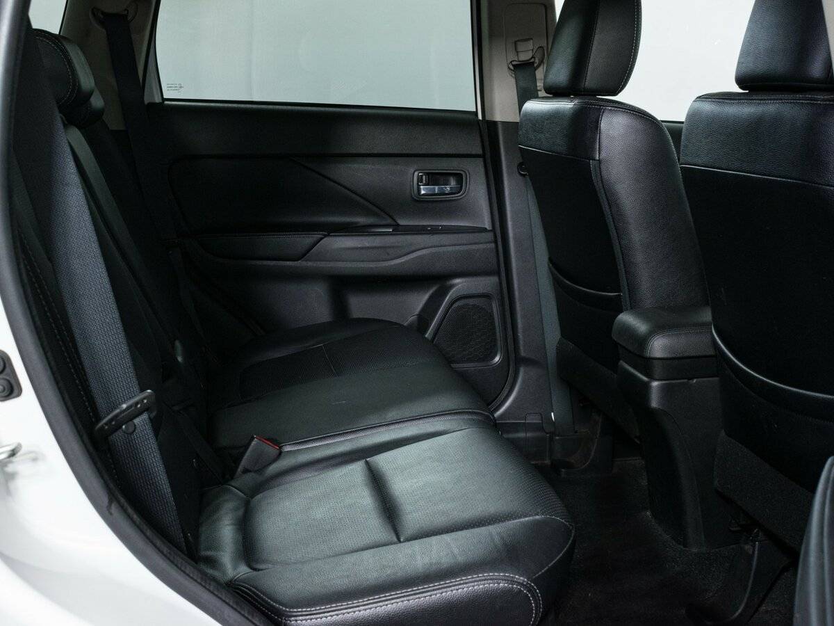 Mitsubishi Outlander б/у, 2018, Вариатор. Фото: #11