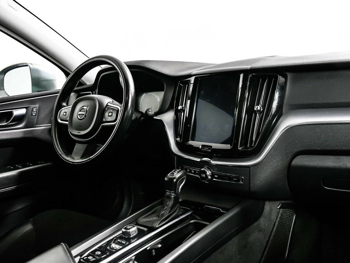 Volvo XC60 б/у, 2018, Автоматическая. Фото: #8