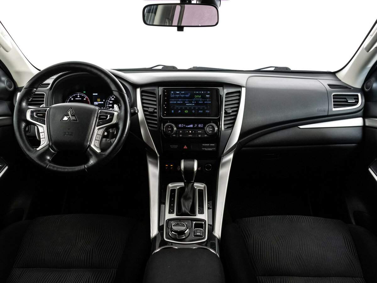 Mitsubishi Pajero Sport б/у, 2017, Автоматическая. Фото: #9