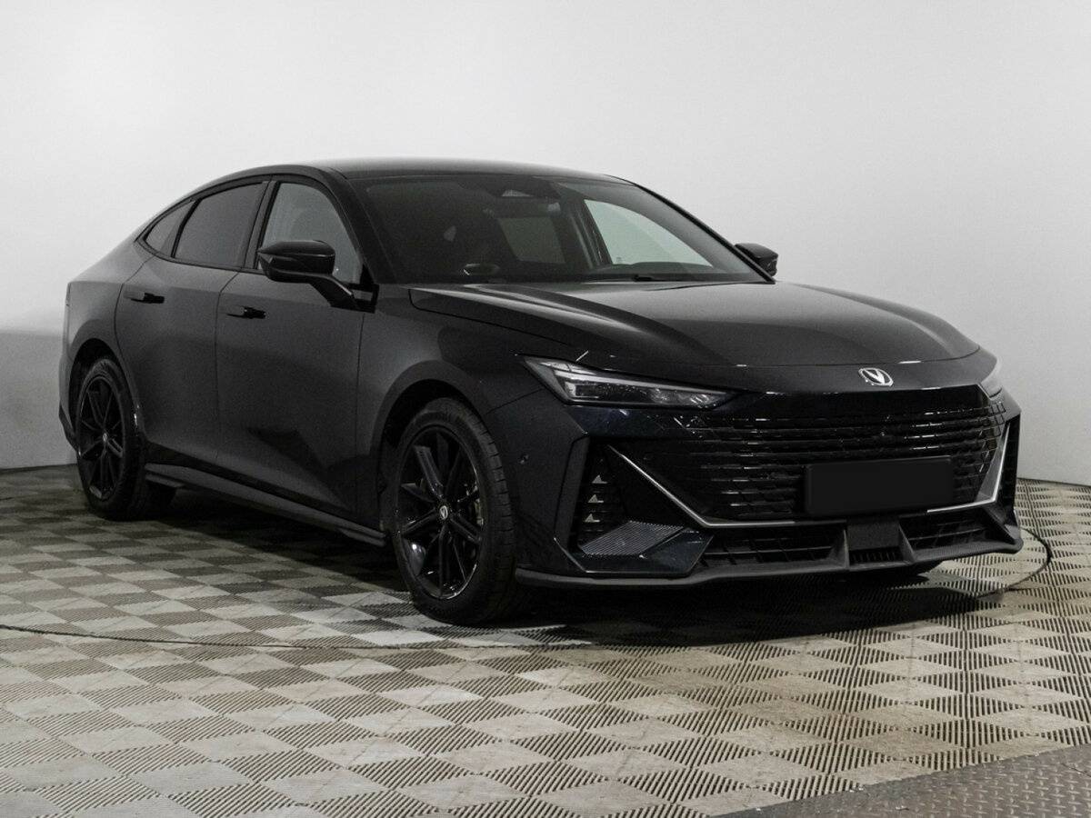 Changan UNI-V б/у, 2023, Роботизированная. Фото: #2