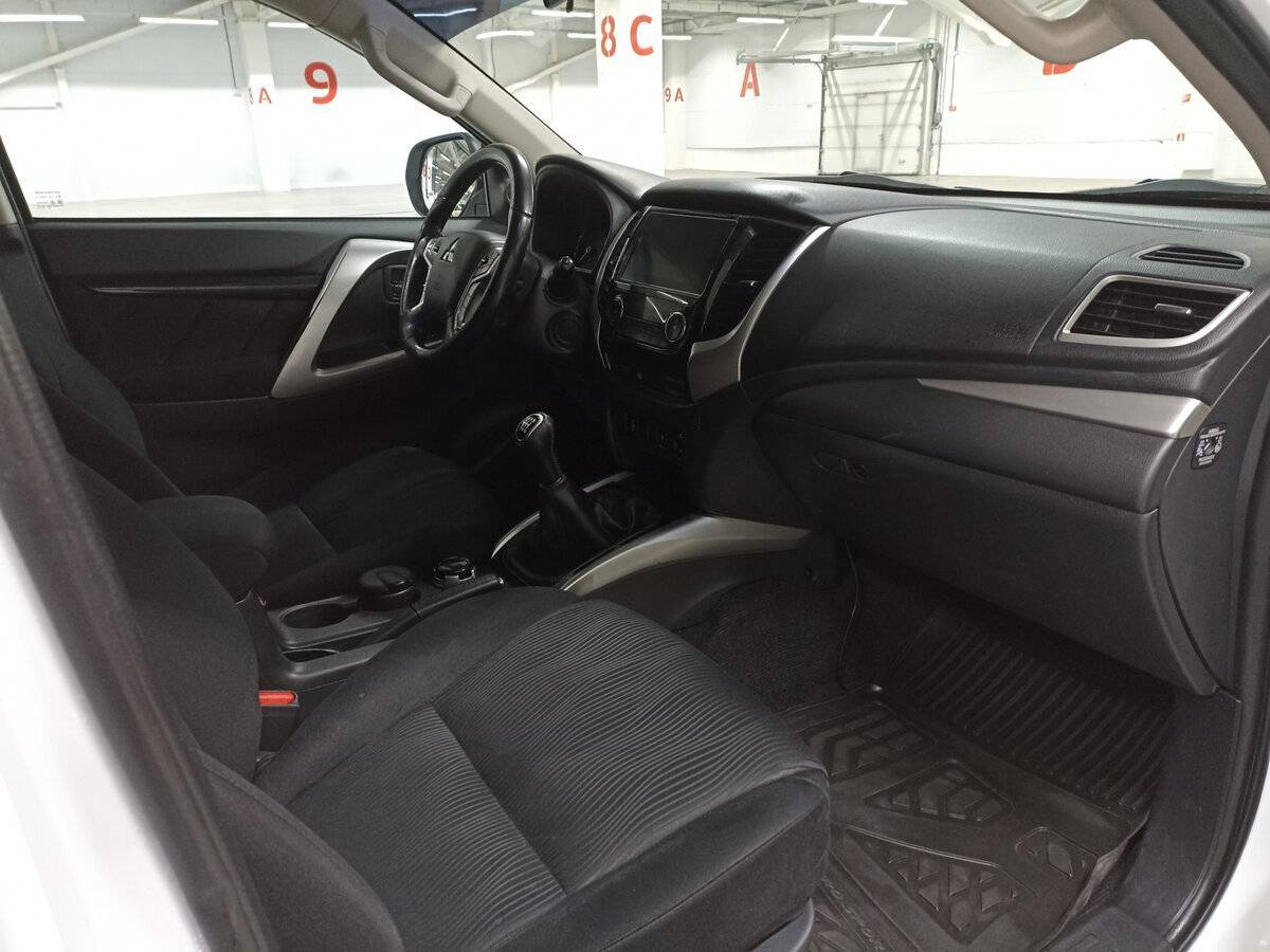 Mitsubishi Pajero Sport б/у, 2018, Механическая. Фото: #10