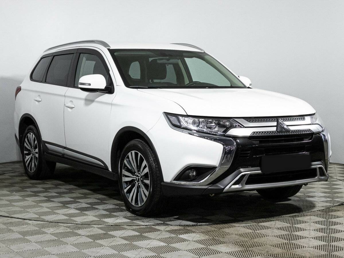 Mitsubishi Outlander б/у, 2021, Вариатор. Фото: #2