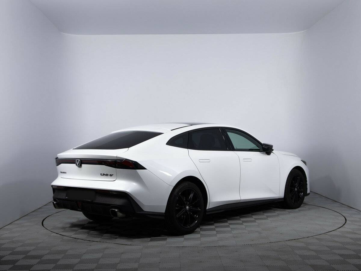 Changan UNI-V б/у, 2023, Роботизированная. Фото: #4