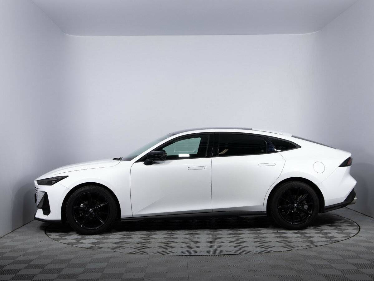 Changan UNI-V б/у, 2023, Роботизированная. Фото: #7