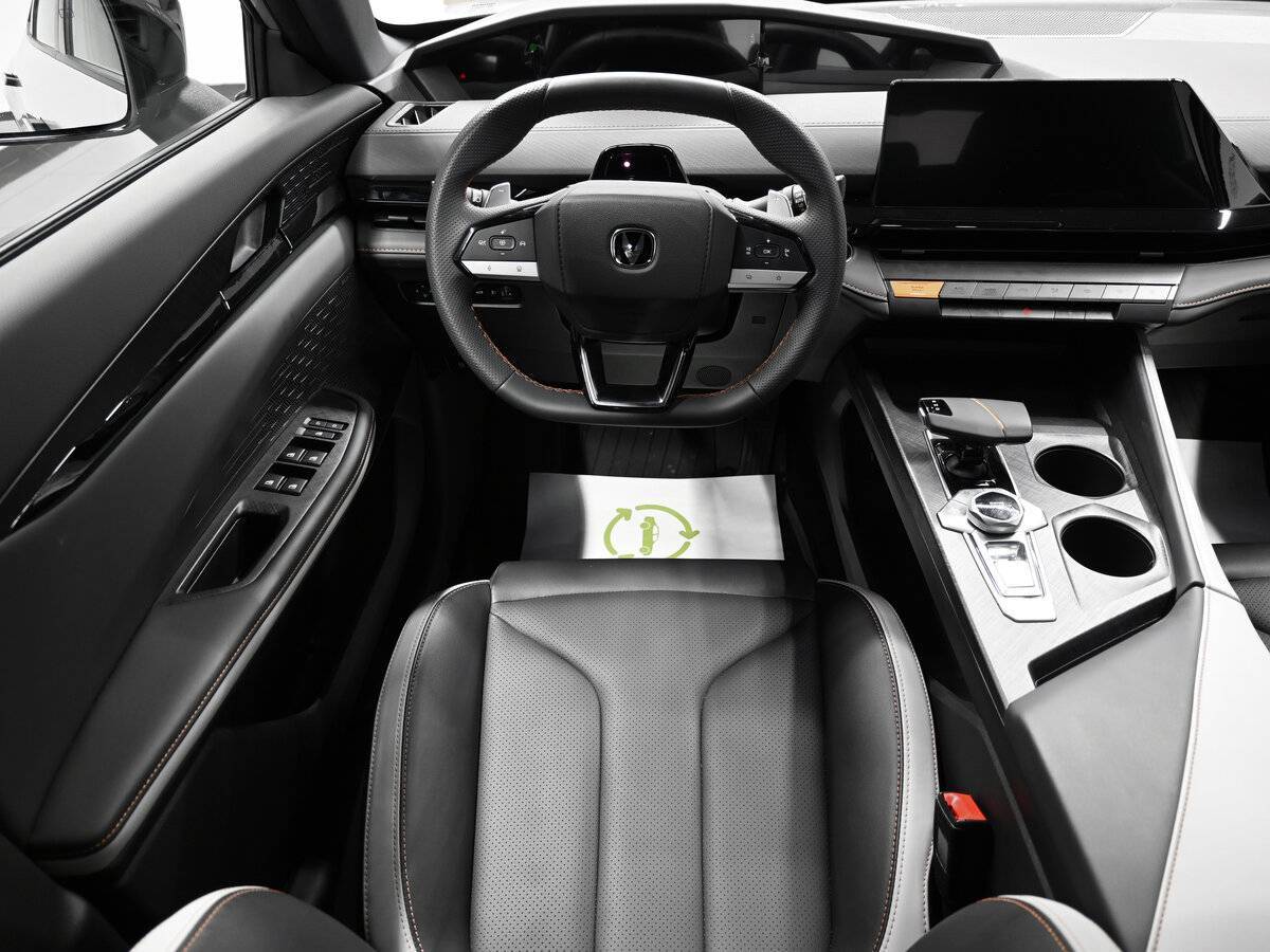 Changan UNI-V б/у, 2023, Роботизированная. Фото: #10