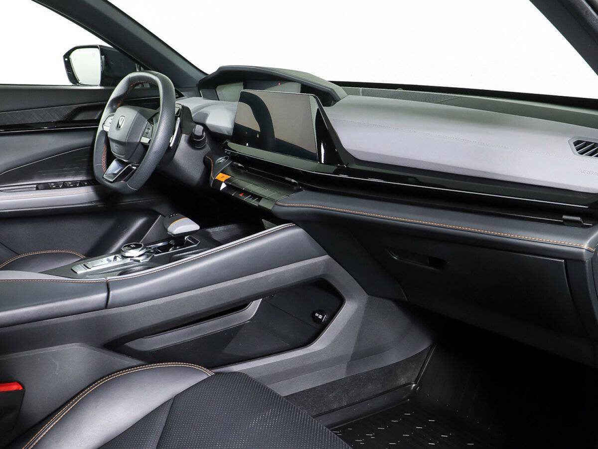 Changan UNI-V б/у, 2023, Роботизированная. Фото: #10