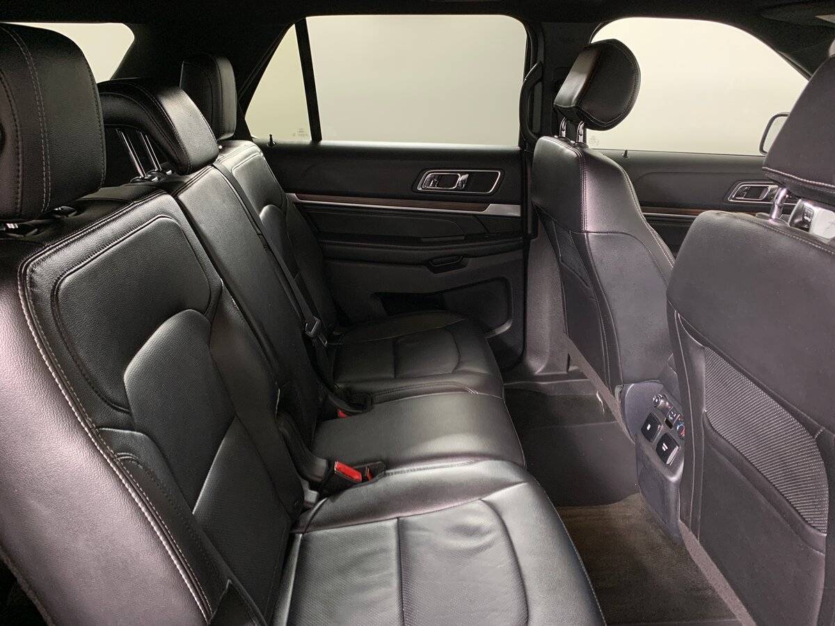 Ford Explorer б/у, 2016, Автоматическая. Фото: #16