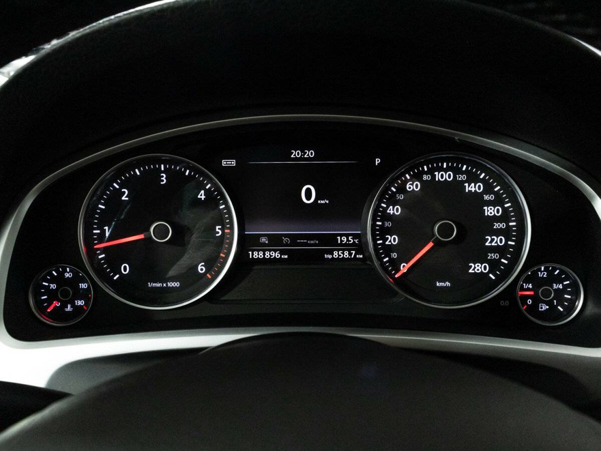 Volkswagen Touareg б/у, 2016, Автоматическая. Фото: #11