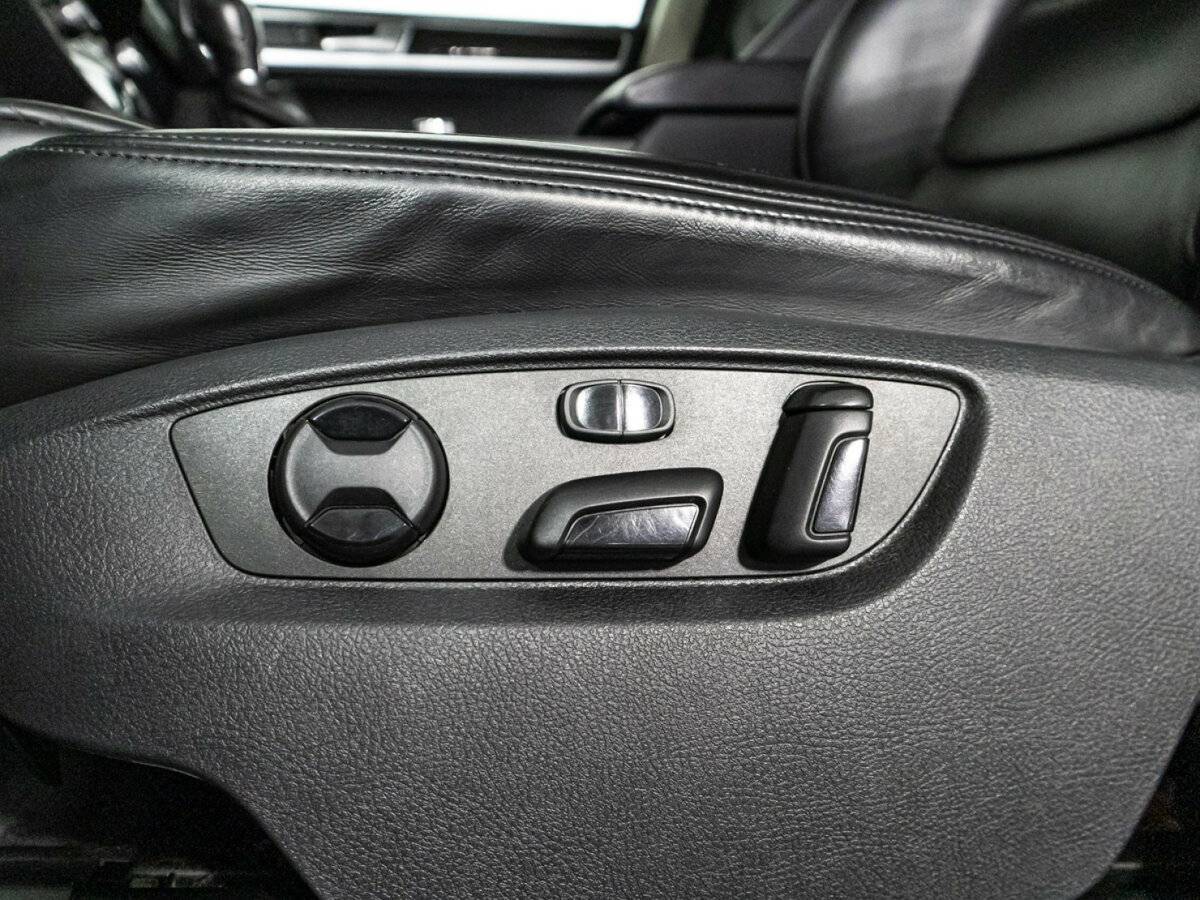 Volkswagen Touareg б/у, 2016, Автоматическая. Фото: #16