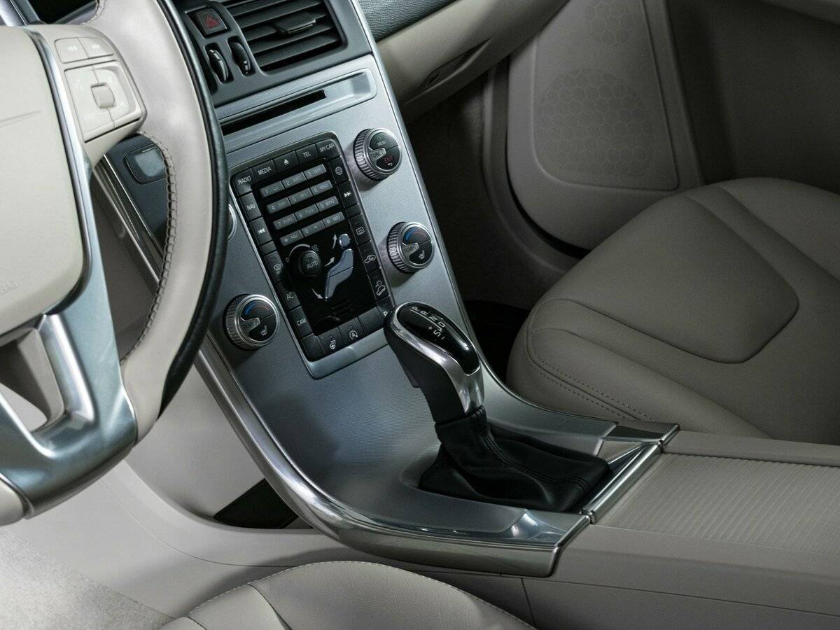 Volvo XC60 б/у, 2016, Автоматическая. Фото: #16