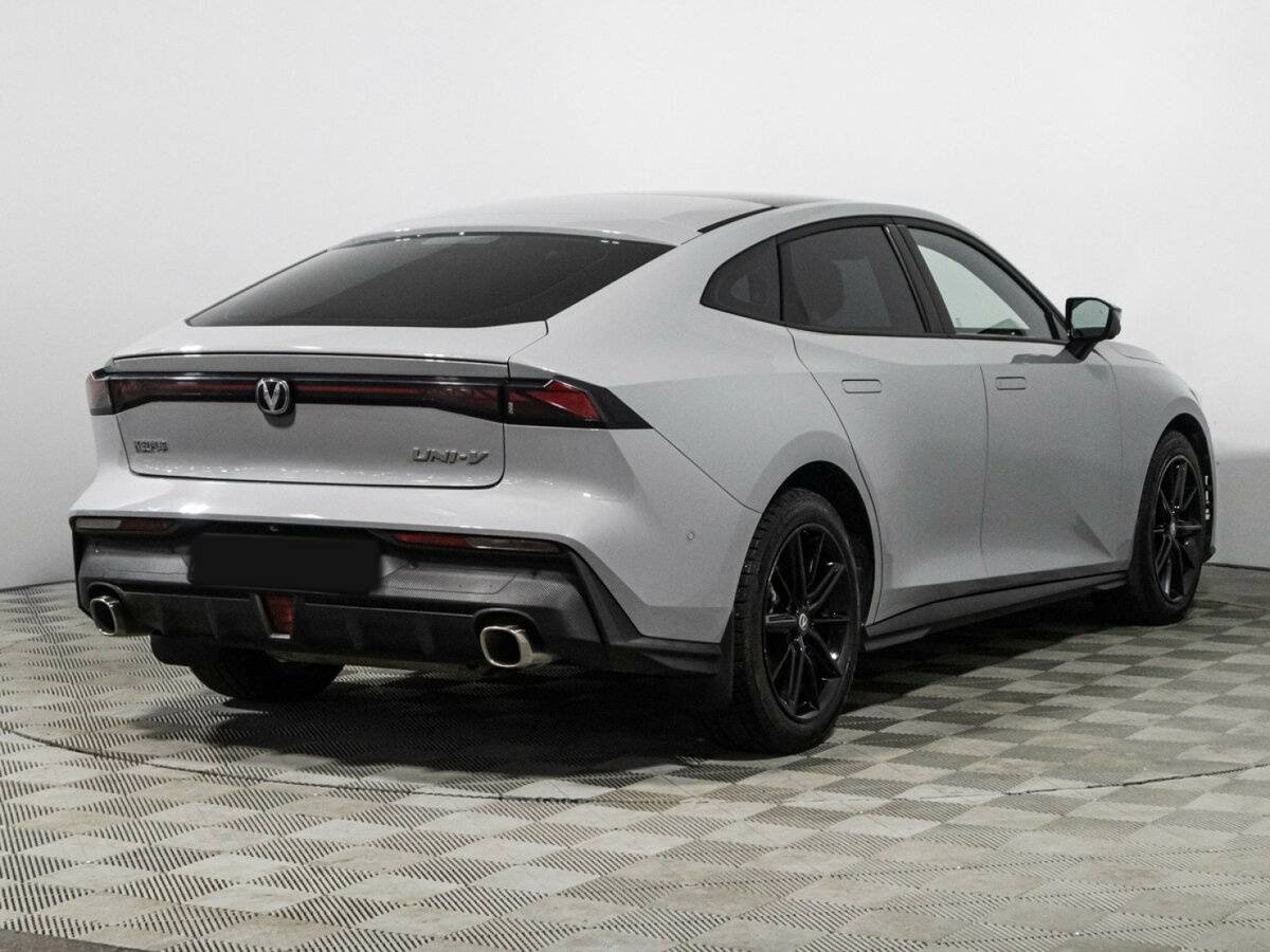 Changan UNI-V б/у, 2023, Роботизированная. Фото: #4