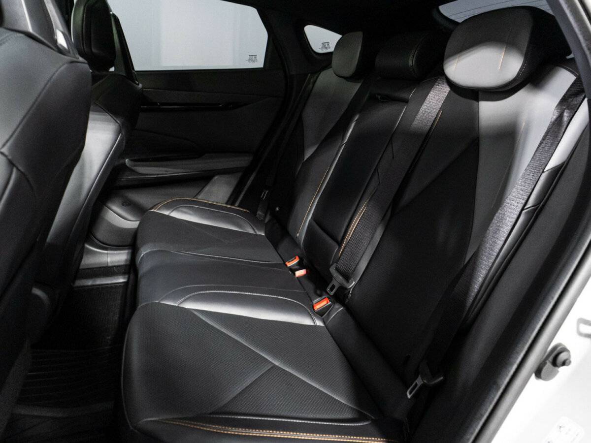 Changan UNI-V б/у, 2023, Роботизированная. Фото: #9