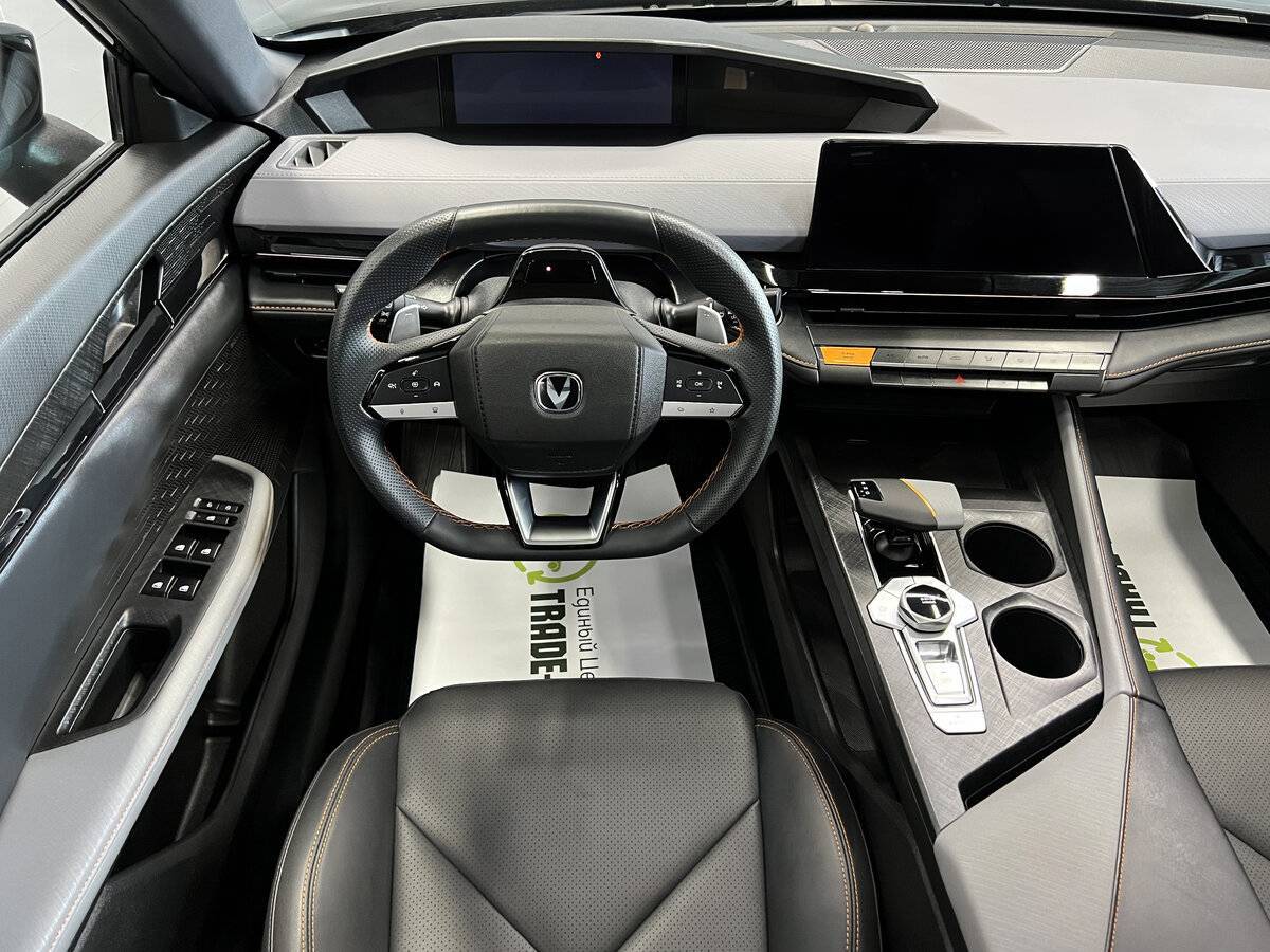 Changan UNI-V б/у, 2023, Роботизированная. Фото: #10