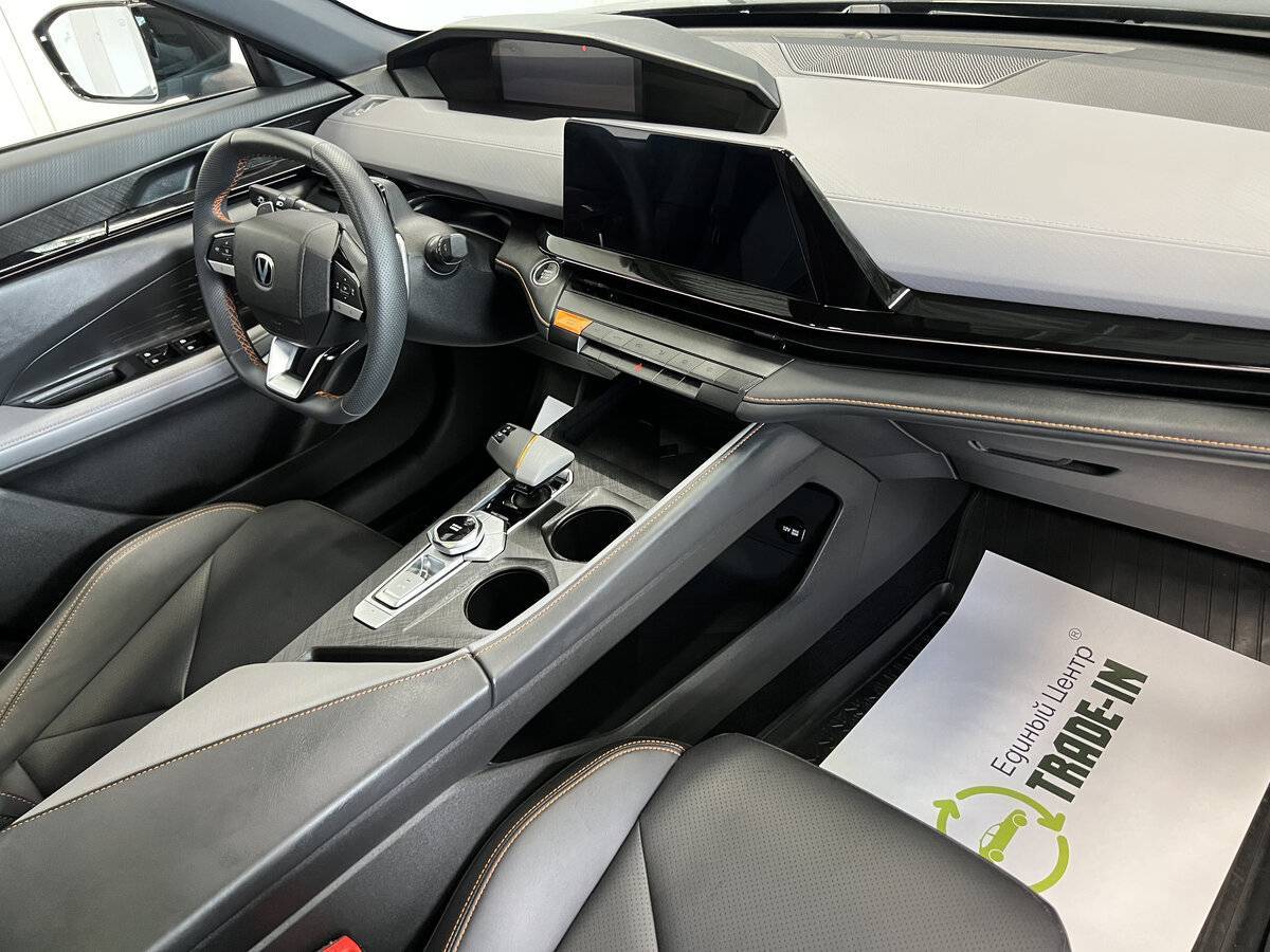 Changan UNI-V б/у, 2023, Роботизированная. Фото: #12