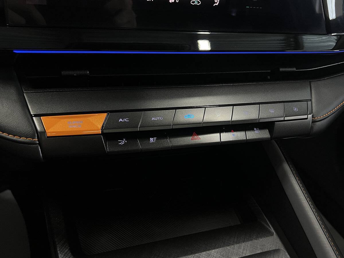 Changan UNI-V б/у, 2023, Роботизированная. Фото: #17