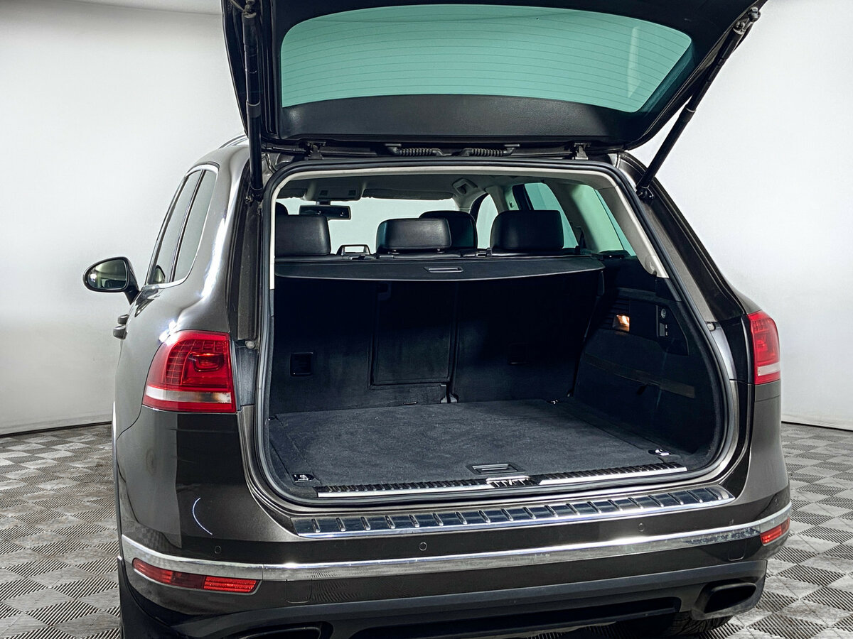 Volkswagen Touareg б/у, 2015, Автоматическая. Фото: #6