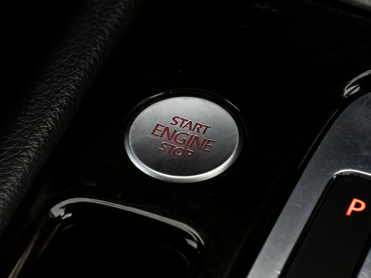 Volkswagen Touareg б/у, 2012, Автоматическая. Фото: #13