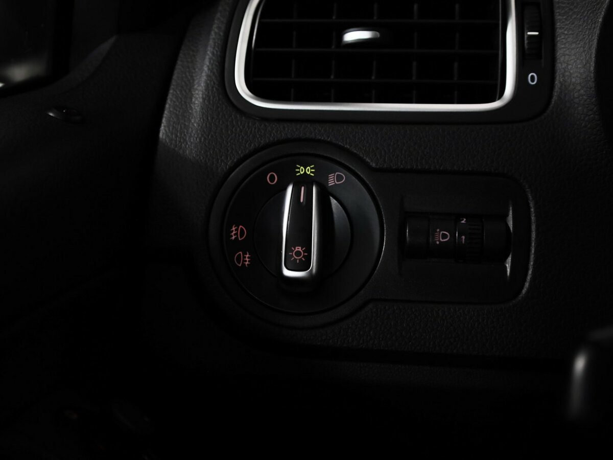 Volkswagen Polo б/у, 2015, Автоматическая. Фото: #16