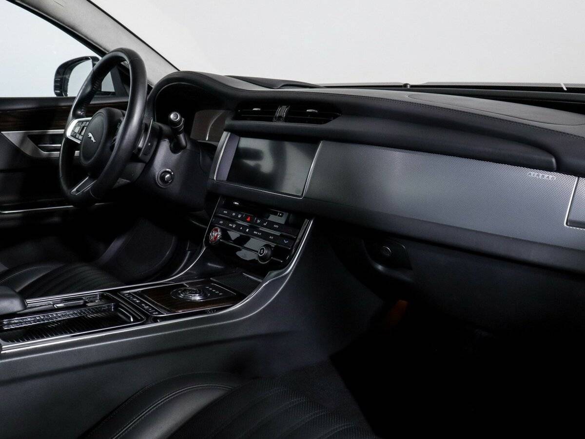 Jaguar XF б/у, 2018, Автоматическая. Фото: #6