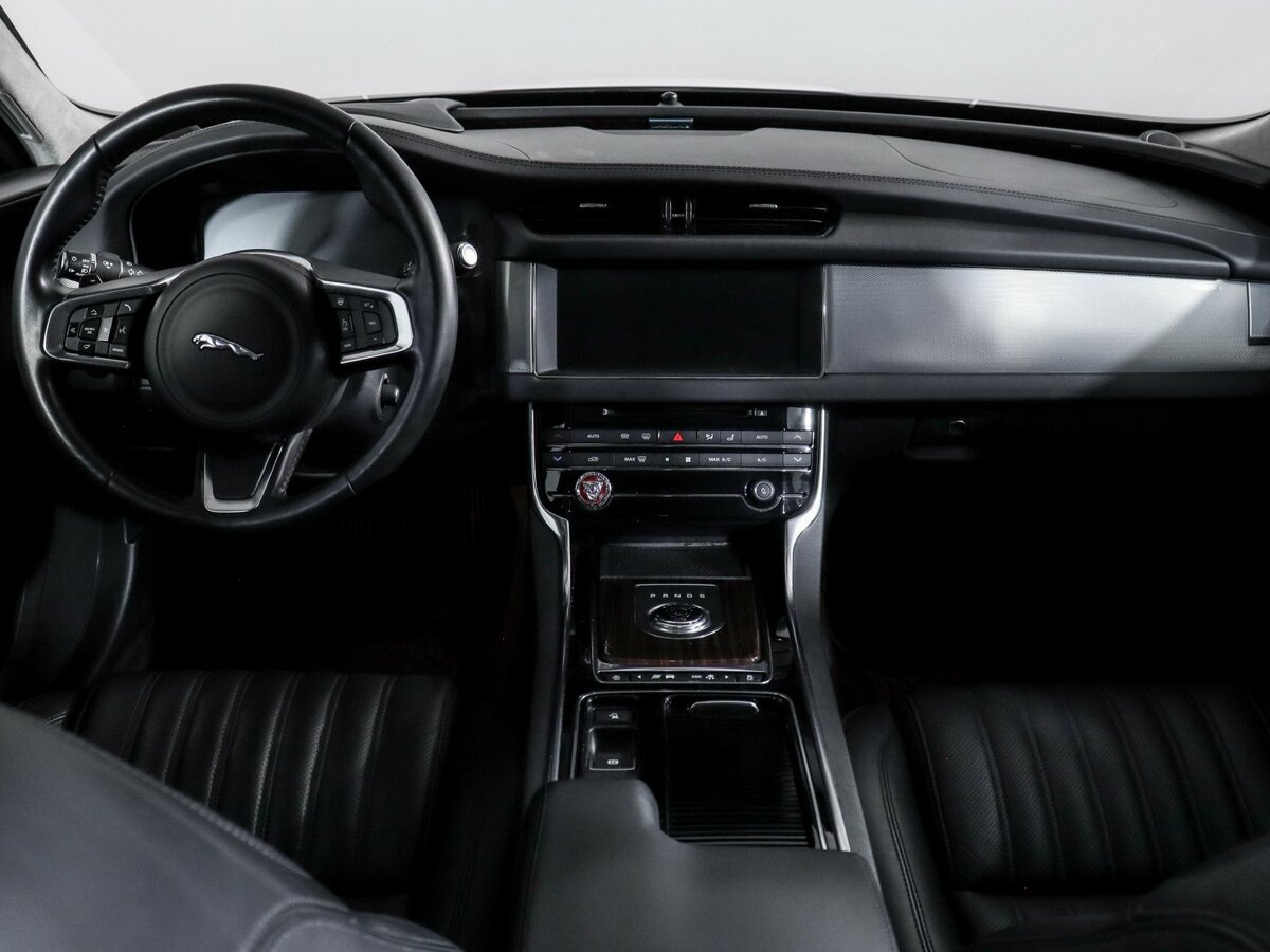 Jaguar XF б/у, 2018, Автоматическая. Фото: #9